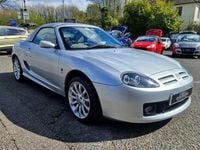 Usado MG TF SE 135 HP (99 kW) 2004 Prateado Cabrios