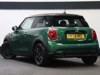 Begagnad Mini Cooper Classic 134 HK (98 kW) 2022 Grön Halvkombi