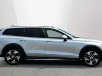 Used Volvo V60 CC 250 HP (183 kW) 2021 Estate