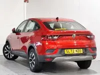 Begagnad Renault Arkana Iconic 142 HK (104 kW) 2022 Röd SUV