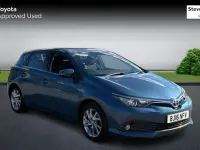 Used Toyota Auris Hybrid Business Edition 136 HP (100 kW) 2016 Blue Hatchback