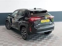 Used Toyota Yaris Hybrid Design 116 HP (85 kW) 2022 Black Estate