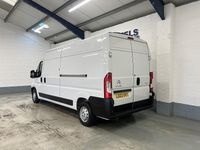 Usado Citroën Relay 140 HP (102 kW) 2023 Branco Van