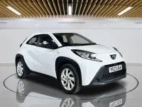 Used Toyota Aygo X PURE 72 HP (52 kW) 2023 White SUV