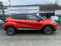 Used Renault Captur Signature 90 HP (66 kW) 2015 Red/black SUV