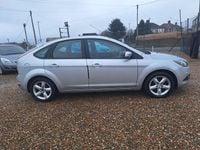 Usado Ford Focus Zetec 2009 Prateado Citadino