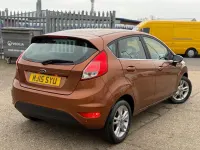 Second-hand Ford Fiesta Zetec 82 CP (60 kW) 2015 Maro Hatchback
