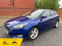 Used Ford Focus Zetec 120 HP (88 kW) 2015 Deep impact blue Hatchback