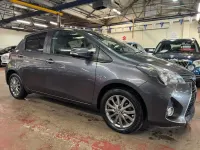 Begagnad Toyota Yaris 2016 Grå Halvkombi
