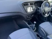 Używany Hyundai i20 83 KM (61 kW) 2020 Biały Hatchback