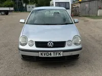 Usado VW Polo SE 75 HP (55 kW) 2004 Prateado Citadino