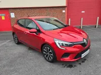 Used Renault Clio V Iconic 90 HP (66 kW) 2022 Red Hatchback