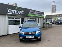 Used Dacia Sandero Lauréate 90 HP (66 kW) 2015 Blue Hatchback