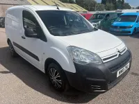 Used Citroën Berlingo 100 HP (73 kW) 2018 White MPV