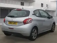 Used Peugeot 208 Active 95 HP (69 kW) 2013 Silver Hatchback