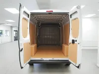 Second-hand Peugeot Boxer Premium 140 CP (102 kW) 2024 Alb Van