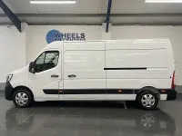 Käytetty Renault Master Business 2023 Valkoinen Tila-auto