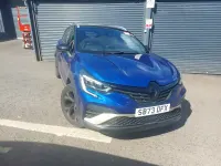 Begagnad Renault Captur Engineered 142 HK (104 kW) 2023 Blå SUV