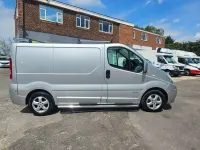 Używany Renault Trafic 115 KM (84 kW) 2014 Srebrny Minivan