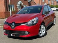 Used Renault Clio IV Play 90 HP (66 kW) 2016 Red Hatchback