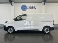 Gebraucht Vauxhall Vivaro S 120 PS (88 kW) 2024 Weiß Van / Kleinbus