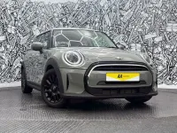 Usado Mini ONE Classic 102 CV (75 kW) 2022 Gris Utilitario