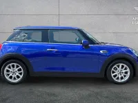 Used Mini Cooper Hatch 134 HP (98 kW) 2018 Blue Hatchback