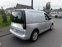 Usado VW Caddy Pro 102 HP (75 kW) 2023 Prateado Monovolume