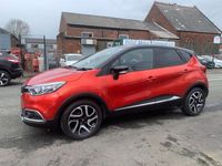 Used Renault Captur Signature 90 HP (66 kW) 2015 Red/black SUV