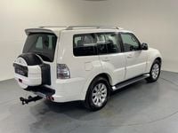 Used Mitsubishi Shogun Elegance 197 HP (144 kW) 2011 White SUV