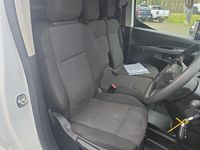 Used Vauxhall Combo S 101 HP (74 kW) 2024 White MPV