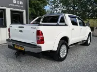 Used Toyota HiLux 171 HP (125 kW) 2015 White Pickup