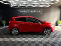 Used Ford Fiesta Titanium 125 HP (91 kW) 2016 Red Hatchback