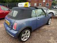 Usado Mini Cooper Cabriolet 115 HP (84 kW) 2004 Azul Cabrios