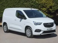 Używany Vauxhall Combo 100 KM (73 kW) 2023 Biały Minivan