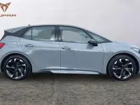 Usado Cupra Born e-Boost 169 kW (231 CV) 2024 Gris Utilitario