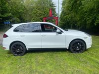 Used Porsche Cayenne 382 HP (280 kW) 2013 White SUV