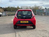 Usado Toyota Aygo X-play 2014 Vermelho Citadino