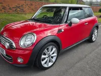 Usado Mini Cooper Hatch 122 CV (89 kW) 2011 Rojo Utilitario