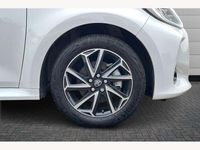 Used Toyota Yaris Hybrid Design 116 HP (85 kW) 2023 White Hatchback