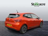 Used Renault Clio V Evolution 143 HP (105 kW) 2023 Orange Hatchback