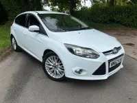 Usado Ford Focus Zetec 115 HP (84 kW) 2012 Branco Citadino