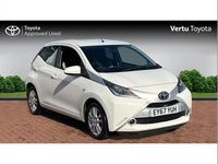 Used Toyota Aygo X-play 72 HP (52 kW) 2017 White Hatchback