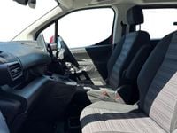 Second-hand Vauxhall Combo S 110 CP (80 kW) 2019 Roșu Monovolum