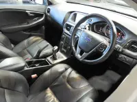 Używany Volvo V40 SE Lux 190 KM (139 kW) 2015 Niebieski Hatchback
