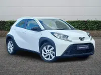 Used Toyota Aygo X PURE 72 HP (52 kW) 2024 White SUV