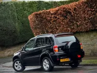 Begagnad Toyota RAV4 147 HK (108 kW) 2005 Svart SUV