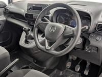 Used Vauxhall Combo Edition 100 HP (73 kW) 2019 White MPV