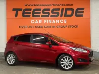 Used Ford Fiesta Titanium 100 HP (73 kW) 2016 Red Hatchback