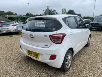 Used Hyundai i10 SE 2014 White Hatchback
